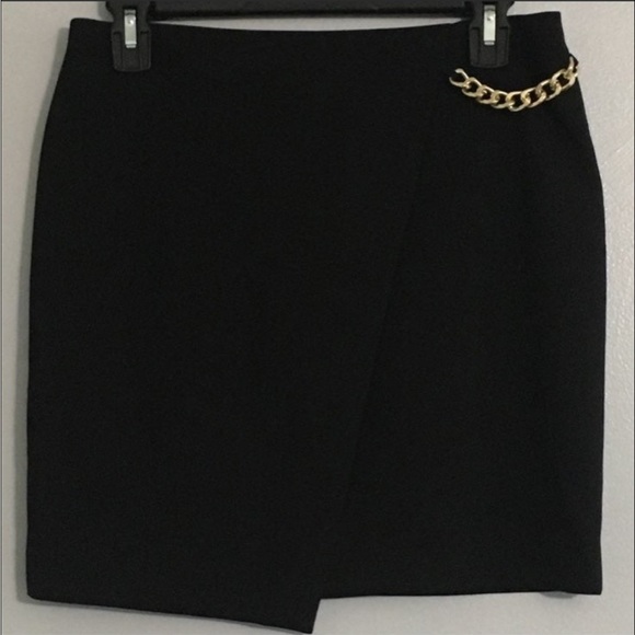 Chains on Skirt - Picture 2 of 3